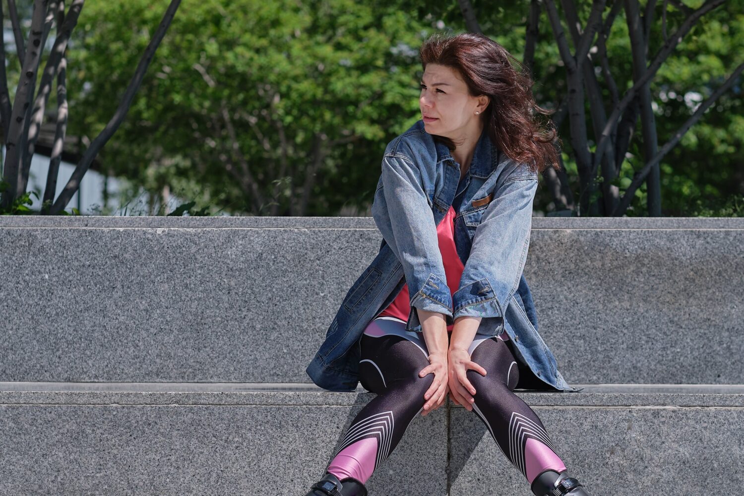 woman with hands holding pressing crotch lower abdomen